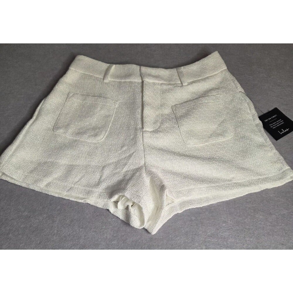 LULUS White Textured Lined Shorts Sz M Back Pockets Clip Closure NWT